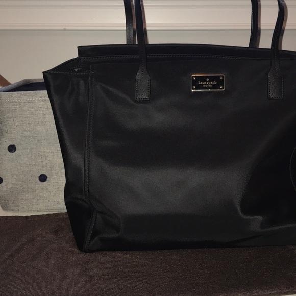 kate spade Handbags - NWOT Kate Spade Purse